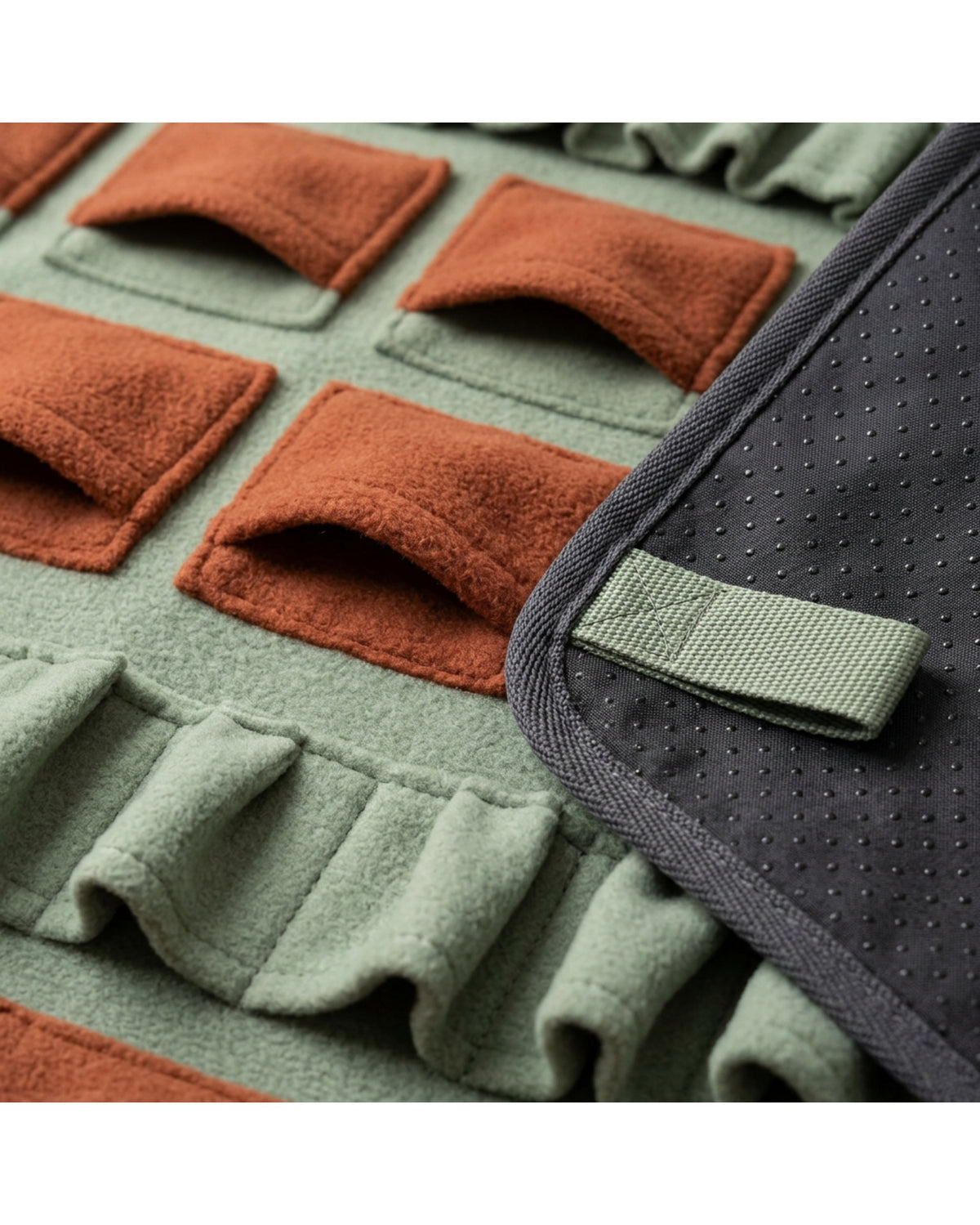 Ybdgf Fleece Treat-Pocket Activity Mat 70 x 50 cm Sage Rust - Detail view